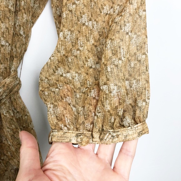 Axcess a Liz Clairborne Company Light Brown Floral Blouse L - Picture 5 of 6
